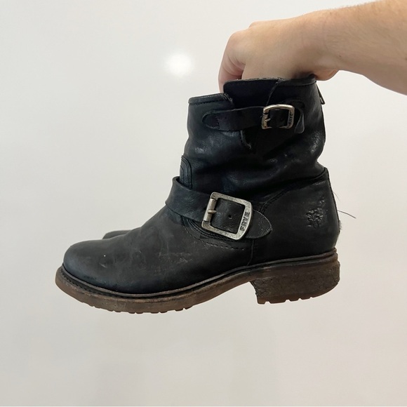 Frye Valerie 4015 Black Leather Sheepskin Motorcycle Engineer Ankle Boots - Picture 2 of 9